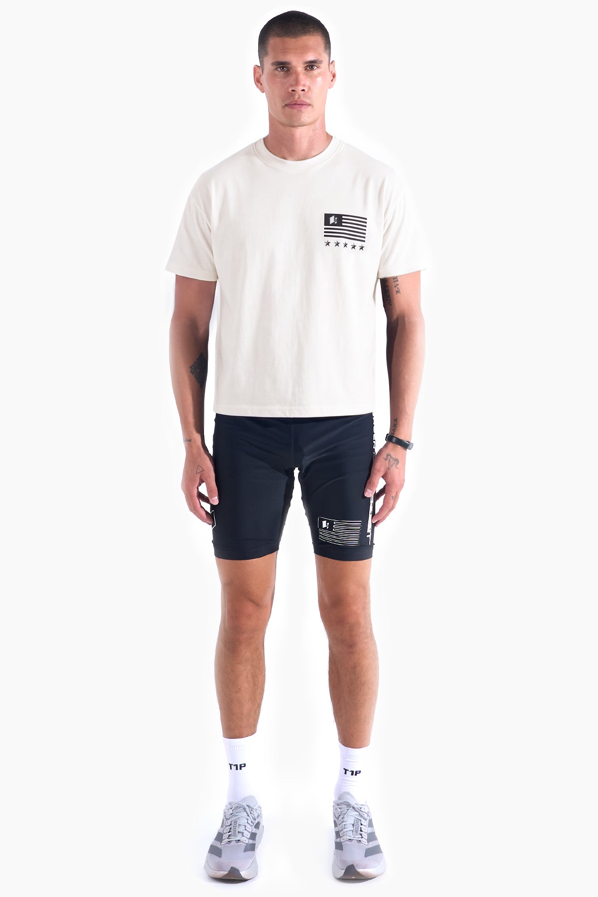 RIR FLAG TEE — on model